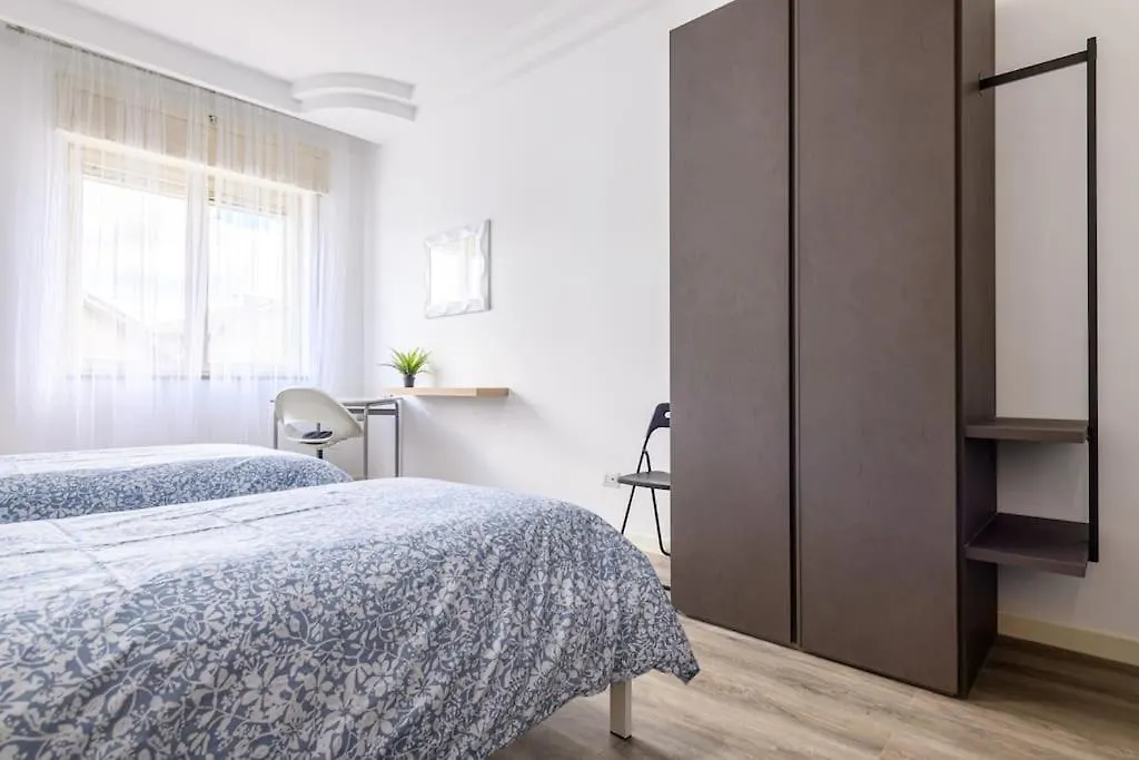 Appartamento Centrale Sabrixhouse Naples 0*,  Italy