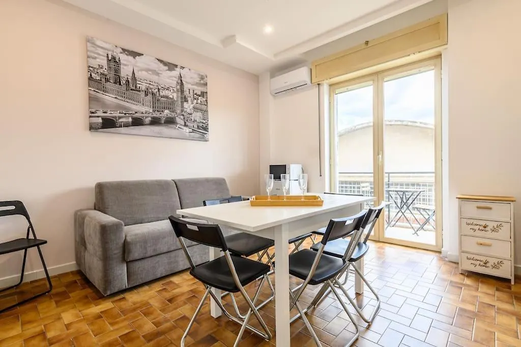 Appartamento Centrale Sabrixhouse Naples Italy